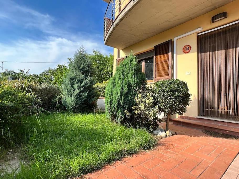 Appartamento Altopascio Sulla Francigena Spianate Bagian luar foto